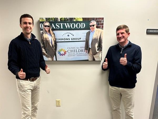 timmonsgroup's tweet photo. Tomorrow is National #LookAlikeDay! According to our Raleigh traffic and transportation crews who have a long-standing tradition of wearing matching outfits, βthe team that twins is the team that wins!β Looking sharp, folks! π
#LifeAtTG #CivilEngineering https://t.co/pH1QAf75pl