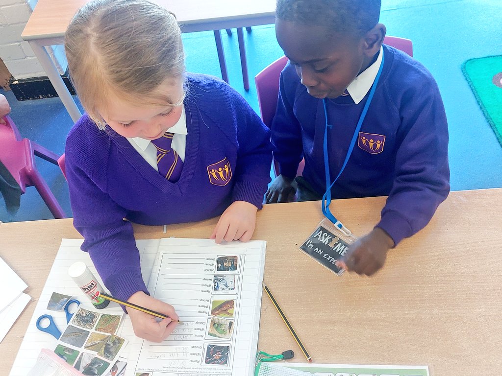 eps_diamond's tweet photo. Today we loved learning about our new science topic of animals! We explored the different groups and how we can know which animal belongs to which group. We also used our coaching skills to help our friends with their learning. 🦘🦎🦂🐁 https://t.co/h9on6SdK5F
