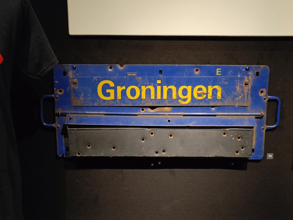 Michel_BAL_'s tweet photo. In het @DrentsMuseum een boeiende tentoonstelling over een volk dat onafgebroken onrecht is aangedaan sinds ze honderden jaren geleden voor het eerst kennis maakten met Nederlanders. Nog altijd weten veel mensen niet wie ze zijn.
#Maluku #Menyala #Malukumerdeka #RMS https://t.co/AQhiRI1536