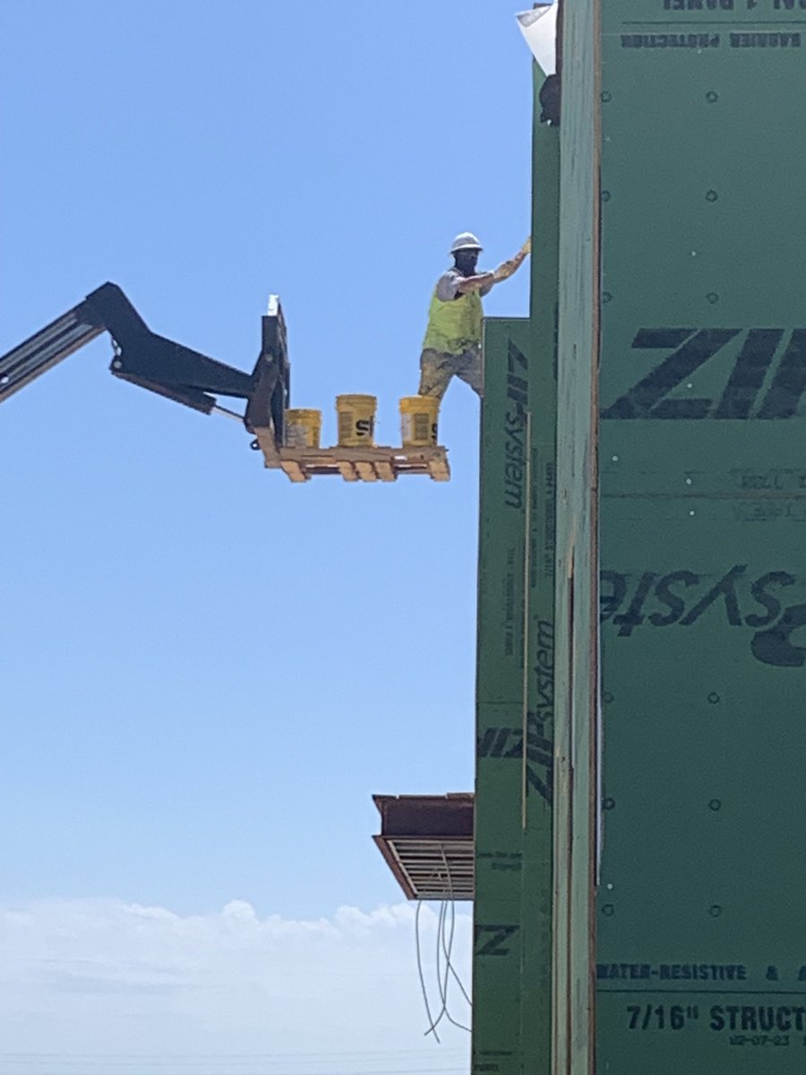 HRKSafety's tweet photo. Still acceptable practice?  How do we better protect the workers when they are too afraid to speak up? https://t.co/BfdWms5Pnh