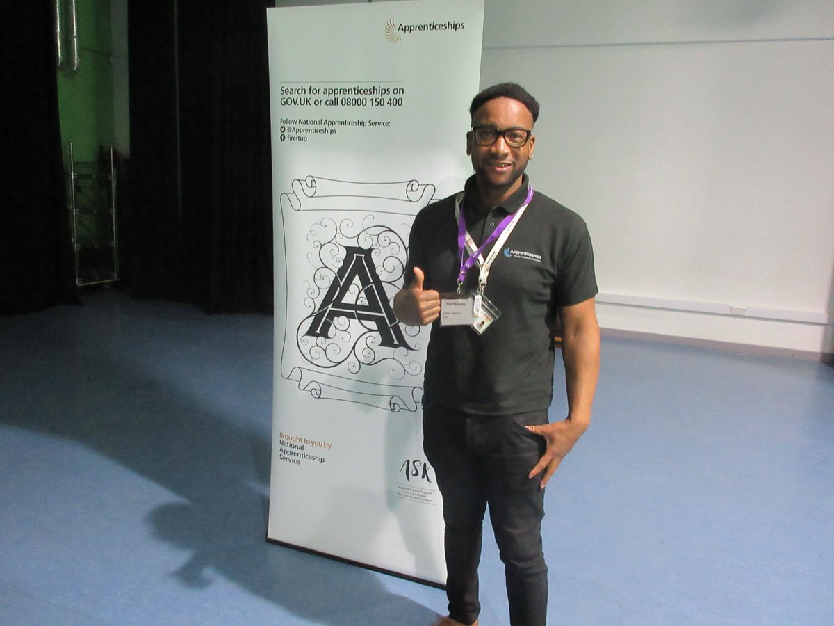 CareersRushey's tweet photo. Alonzo from #ASKMidlands spoke to students in Years 10 and 11 about Apprenticeships and T levels, students were engaged in the session and asked lots of useful questions @RusheyMeadAcad #developyourwholeself https://t.co/ILZqrp0NQ2