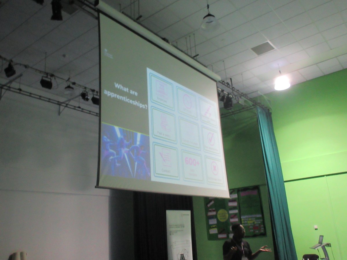 CareersRushey's tweet photo. Alonzo from #ASKMidlands spoke to students in Years 10 and 11 about Apprenticeships and T levels, students were engaged in the session and asked lots of useful questions @RusheyMeadAcad #developyourwholeself https://t.co/ILZqrp0NQ2