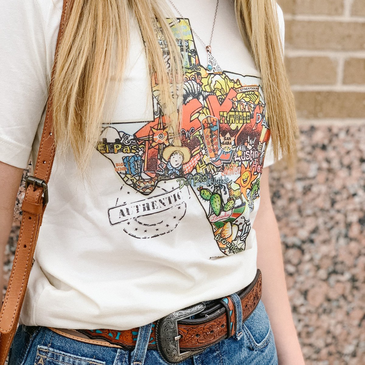 harrys1939's tweet image. We love this new XOXO Texas tee, can you spot the Harry's Boots shout out? 

#texas #lonestarstate #harrysboots #cowboy #familyowned