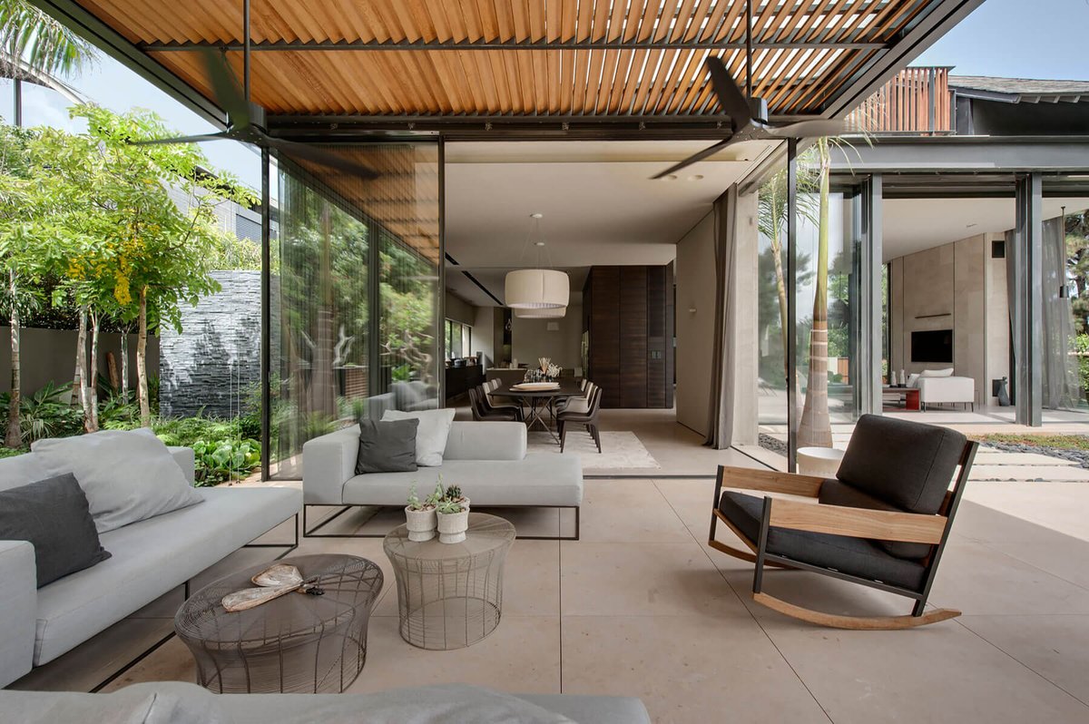 HomeAdore's tweet photo. Contemporary Home by Eran Binderman &amp; Rama Dotan

https://t.co/Pu8bBGRskX 

#architecture #home #decor #interiordesign https://t.co/WHY42TorKc