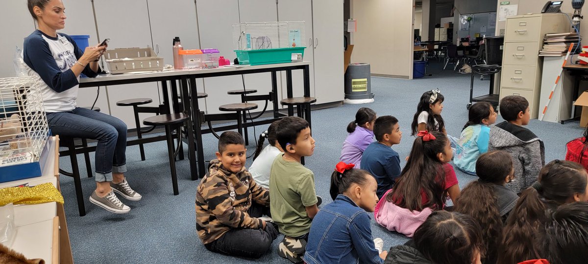 StephenHurst14's tweet photo. 2nd graders at Kirk Elementary had a blast classifying animals based on their body coverings.  @KirkElementary @CyFairISD https://t.co/yKBz0Z22U6