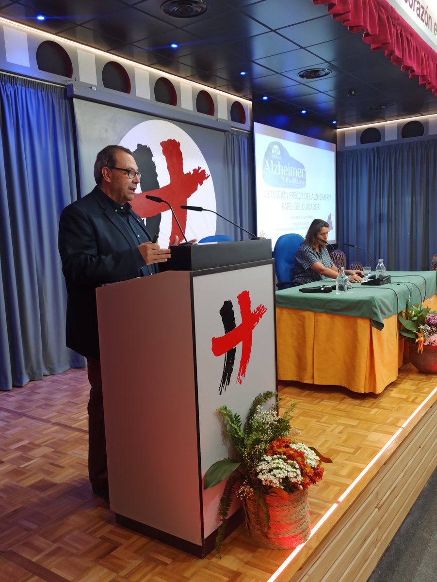 Humanizar_es's tweet photo. #Detecciónprecoz del Alzheimer...
.
. 
Arrancamos la segunda tarde de #Jornadas,
. 
Con @EDUARDOSEYLLER , enfermero experto en enfermería gerontológica. Es Presidente emérito y fundador de la #AMEG

#humanización #tomadecisiones #planificacioncuidados https://t.co/IAVo7fbXlS