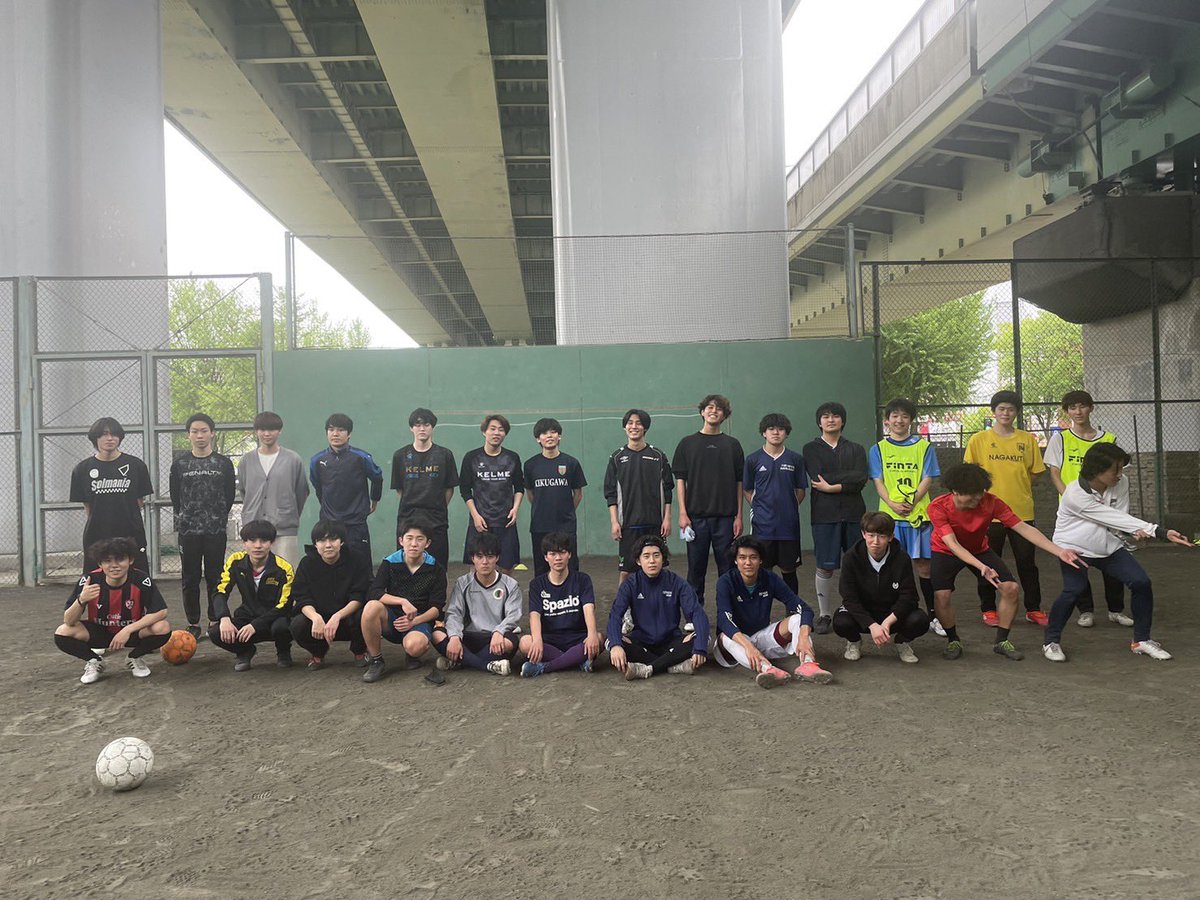 CutieHunters's tweet photo. 今日も体験ありました！

今日もプレがたくさん！
マネも5人もきてくれました🥰

5月まで毎週水曜日体験の予定です！

プレもマネもまだまだ大大大歓迎‼️

体験は予約とか申し込みとかないです！気軽に来てみてください！

＃春から南山 ＃南山大学 ＃南山 ＃南山サークル ＃サッカーサークル https://t.co/uOO8K0utjz