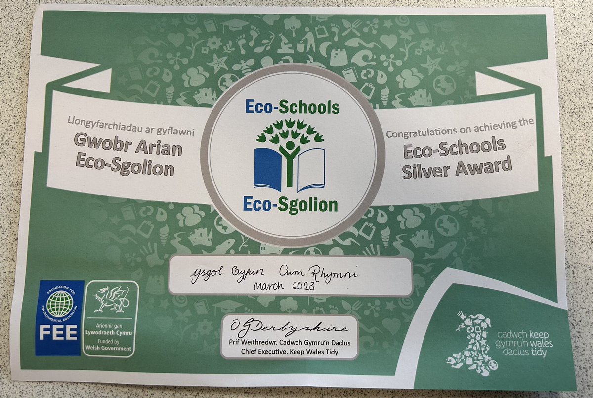 Diolch i’r Is-bwyllgor Eco am yr holl waith caled - rydym nawr wedi ennill y Wobr Arian gan <a href="/EcoSgolion/">CadwchGymru'nDaclus</a> @ecoschoolfran Thank you to the Eco Sub-committee for all their hard work - <a href="/Cwmrhymni/">YG Cwm Rhymni</a>  have now been awarded the Silver Award by <a href="/EcoSchoolsWales/">Eco-Schools Wales</a>