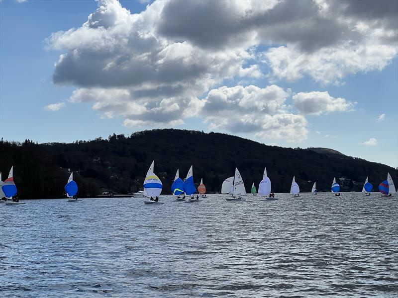yandyfeed's tweet photo. A record number of starters from the home club during the Flying Fifteen 60th Anniversary Open at Royal Windermere Yacht Club - @ukflyingfifteen @Flying15Int @RWYachtClub https://t.co/mhHhaHMJ1c https://t.co/WGa0nerMz0