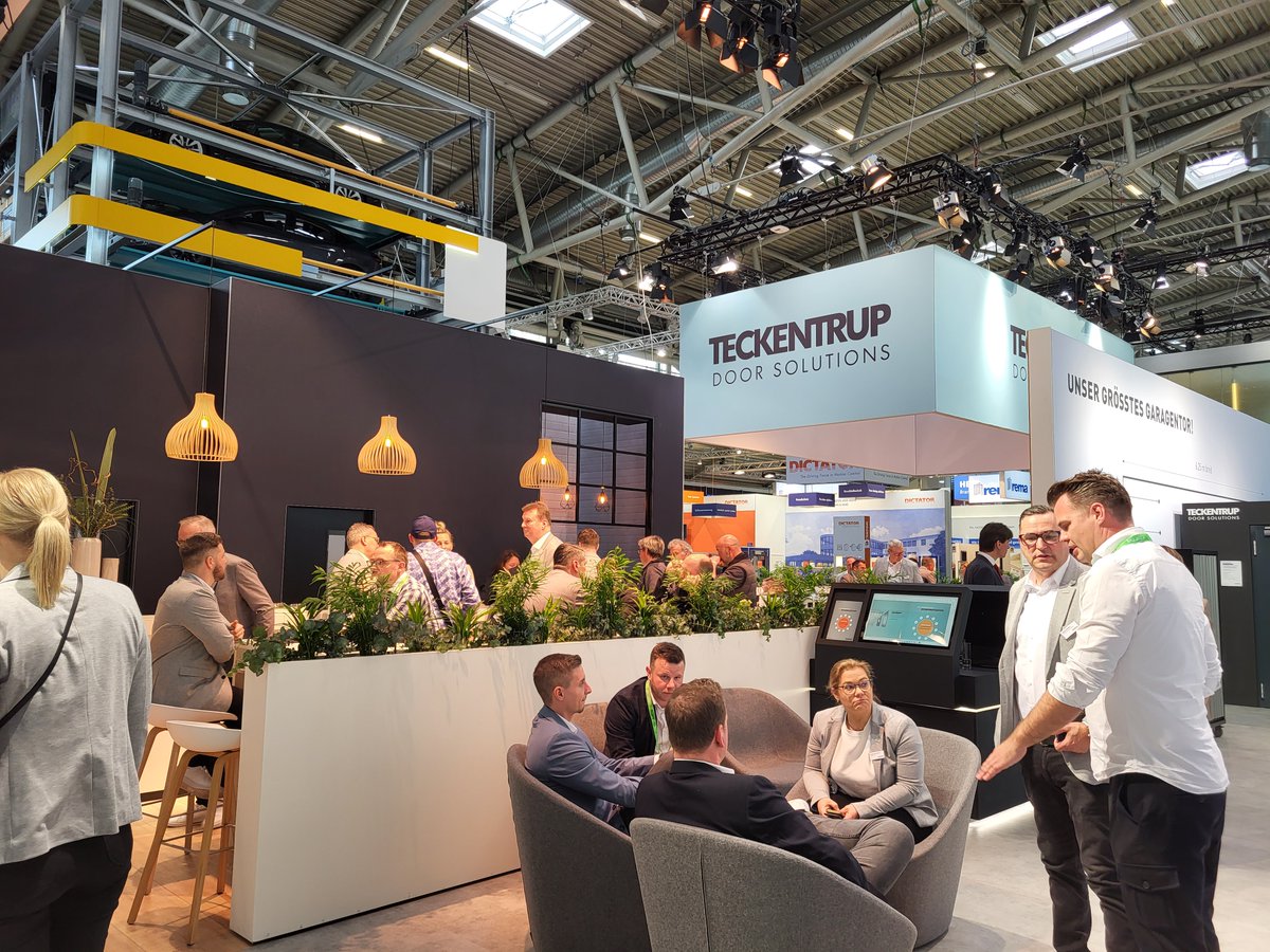 prneu1's tweet photo. Fazit über unsere Pressetage auf der #BAU23
Viele Besucher, volles Pressezentrum. Mehr als zufriedenstellend ist die #BAU für alle Teilnehmer. Nun sind wir wieder in der Agentur und eifrig am Schaffen. Wir haben es genossen. 😀

#Messe #agencylife #marketinggermany @birke11 https://t.co/7Sh8aIwJYt