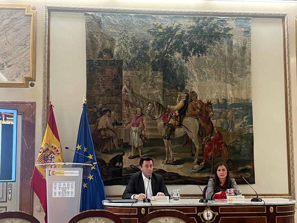 AnaCorojan's tweet photo. 🚀 Inauguración virtual y presencial de la II edición del curso de #GobiernoAbierto #CEPCGobAbierto ⭐️ formación avanzada en el marco del #CuartoPlan de #GA de España.
👩💻Coordinación general @cepcgob @_MayteSalvador
👨🏫Dirección académica @jicriado https://t.co/TpjM0mkWVf