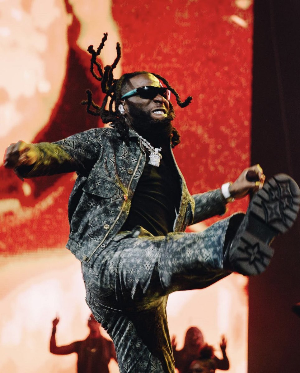fonteanittabr's tweet photo. “O mundo não está pronto para o que estamos preparando” — Burna Boy sobre sua apresentação com Anitta no Kickoff Show UEFA Champions League 2023. https://t.co/DsVxzhJlLk