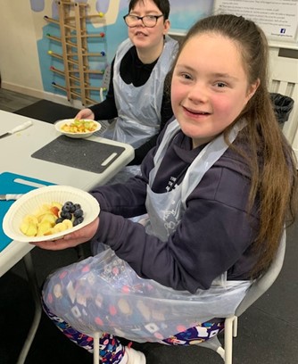 AssuraCommunity's tweet photo. Thank you for the photos #samsplaceblackpool. Sam's Place received a grant through the Assura Community Fund to run a healthy eating course, teaching basic, healthy cooking and food budgeting skills. It looks like some delicious meals have been made.🥘
@KarenAnnNol 

#community https://t.co/d3dawJcLnB