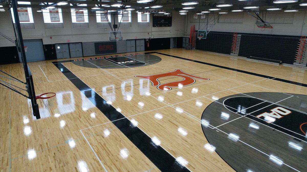 NielsAbessolo's tweet photo. Had a great visit @BergMensBBall yesterday! Very thankful for the invite and the experience @TMiller__3 @Harvey_Hoops35 https://t.co/A6iClwkBpO