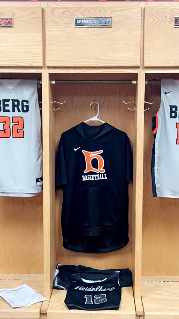 NielsAbessolo's tweet photo. Had a great visit @BergMensBBall yesterday! Very thankful for the invite and the experience @TMiller__3 @Harvey_Hoops35 https://t.co/A6iClwkBpO