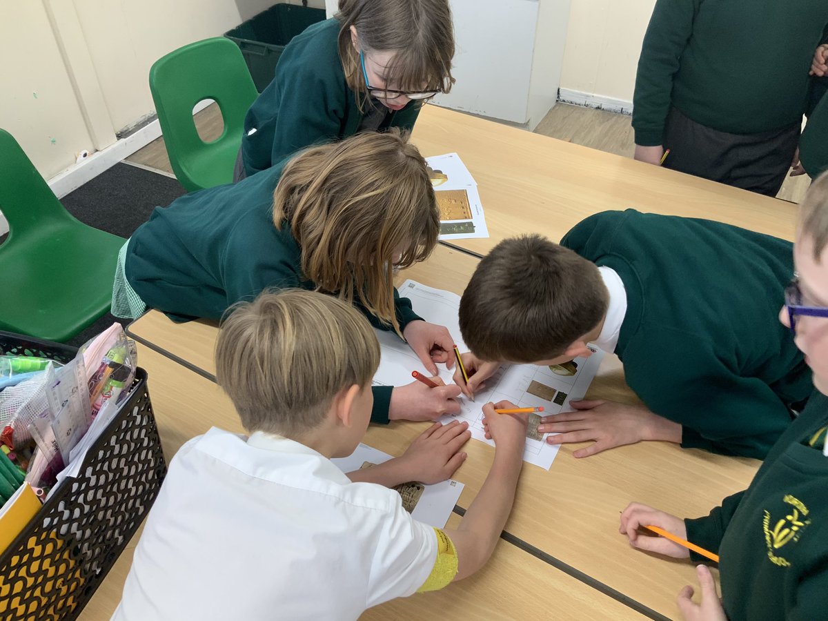 NorthTown3EF's tweet photo. In history, we have started our new topic Ancient Civilisations! We looked closely at artefacts and thought about what they were used for and what they tell us about the past! 🤔 https://t.co/b3i4d7nBl0