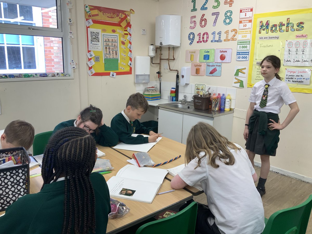 NorthTown3EF's tweet photo. We’ve been figure drawing in art this afternoon! We’ve been posing and drawing each other! ✍️🧍🧍‍♀️ https://t.co/sznDOyEv06