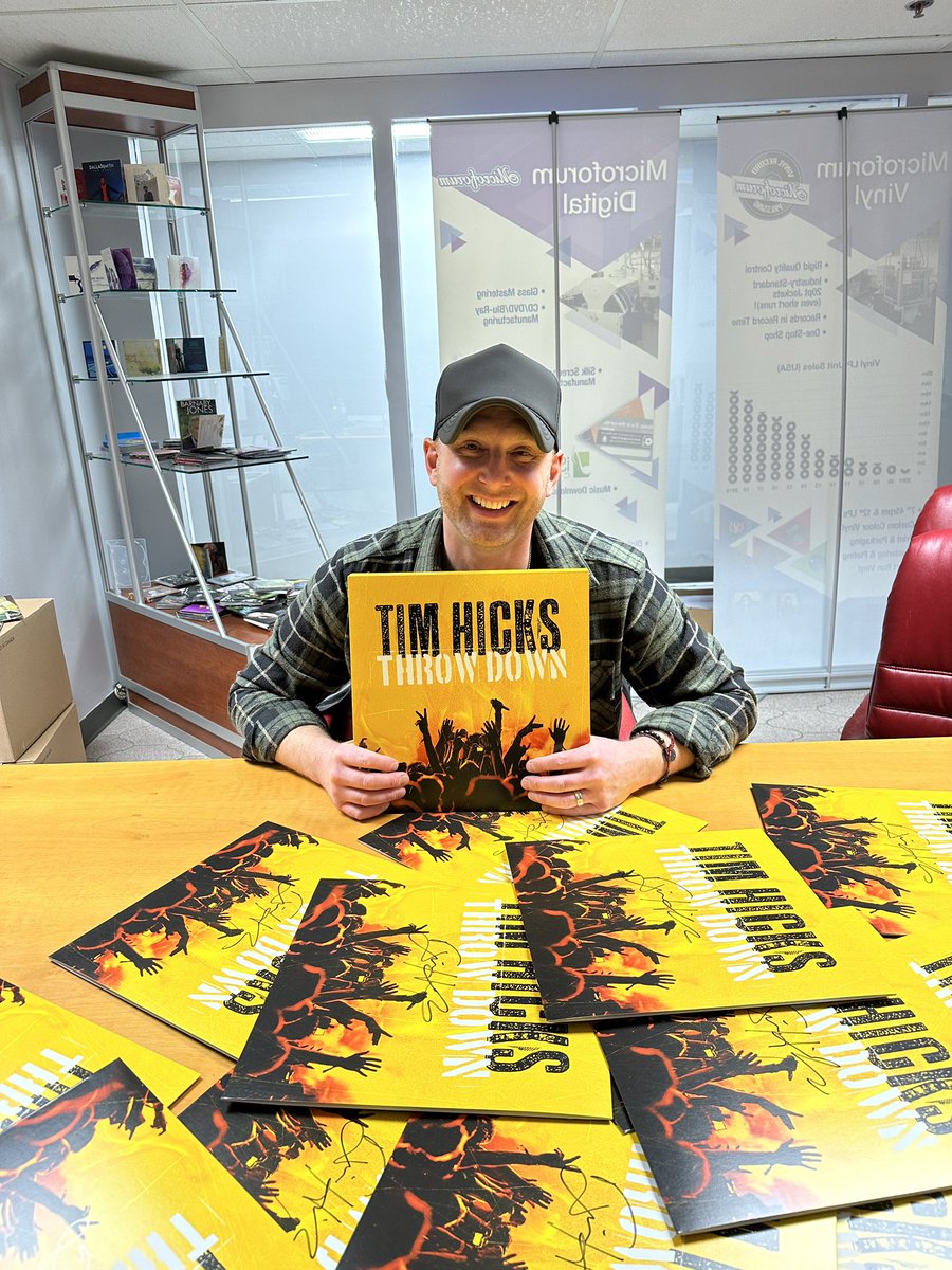 timhicksmusic's tweet photo. This Satudsay I will officially be a part of @RSDCanada, and we’re releasing special edition VINYL copies of the original “Throw Down” album, pressed on YELLOW vinyl- super cool right?! I’ll also be hitting up a few record stores in Burlington, Hamilton, and Oakville... https://t.co/uHATESo6m0