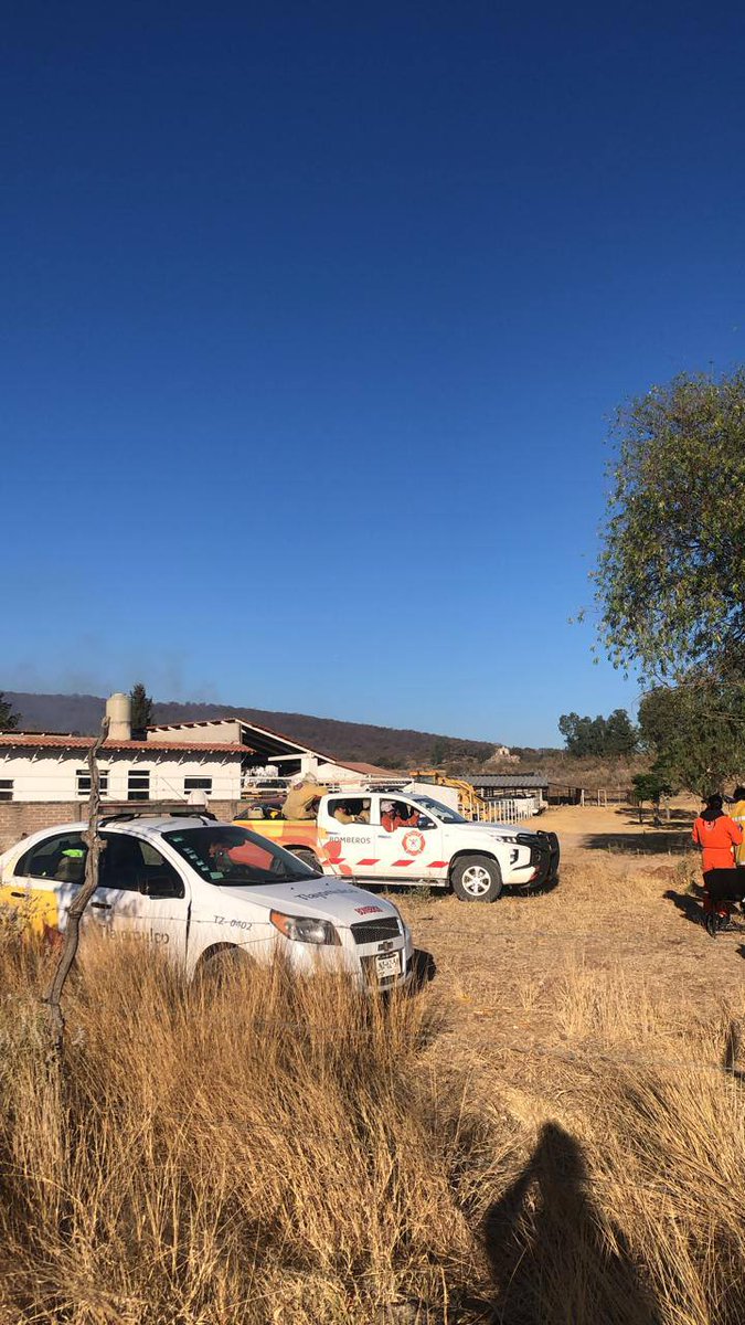 GobTlajomulco's tweet photo. #AlMomento

En punto de las 7 a. m. fue controlado el incendio en el cerro de Totoltepec. Continúan los trabajos de liquidación, se realizarán recorridos de vigilancia y supervisión por parte de Protección Civil y Bomberos de Tlajomulco en coordinación con la @semadetjal. https://t.co/FWwJDWuPE9