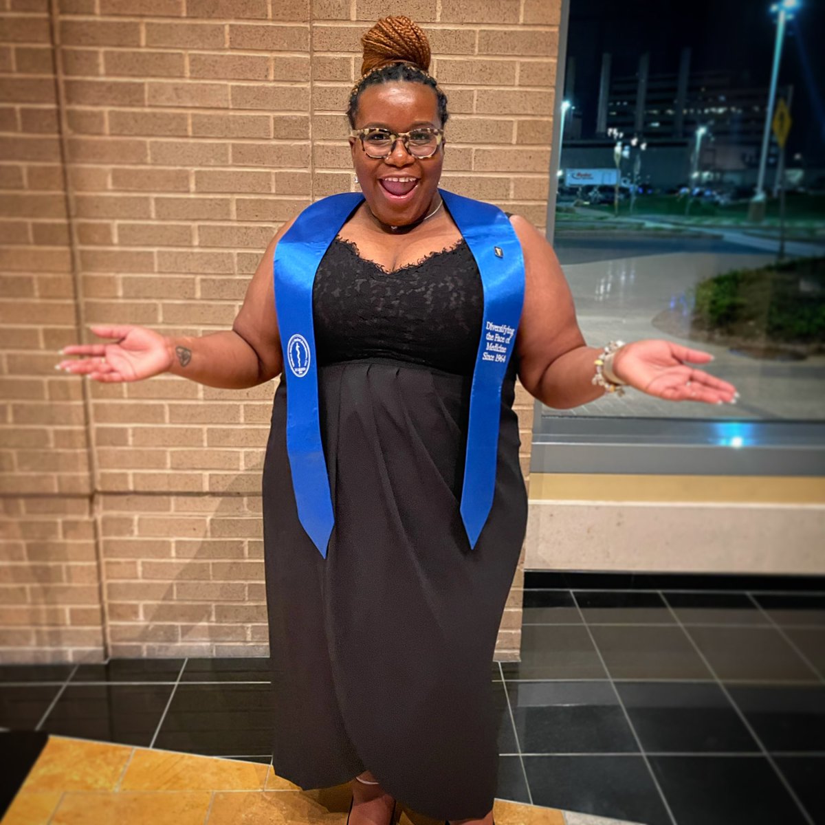 BritishFields_'s tweet photo. It’s exactly 1 month until my med school graduation!!! 🤭🙌🏾👩🏾‍⚕️🩺🚼🎓✨

If you’d like to support my transition to Pediatric Residency in Boston, please check out my @medgradwishlist! Link is here 👉🏾 https://t.co/fMPvhm567b

#CountdownToGraduation #MDLoading #MGWL23 #PedsMatch2023 https://t.co/faaVxLxm9z