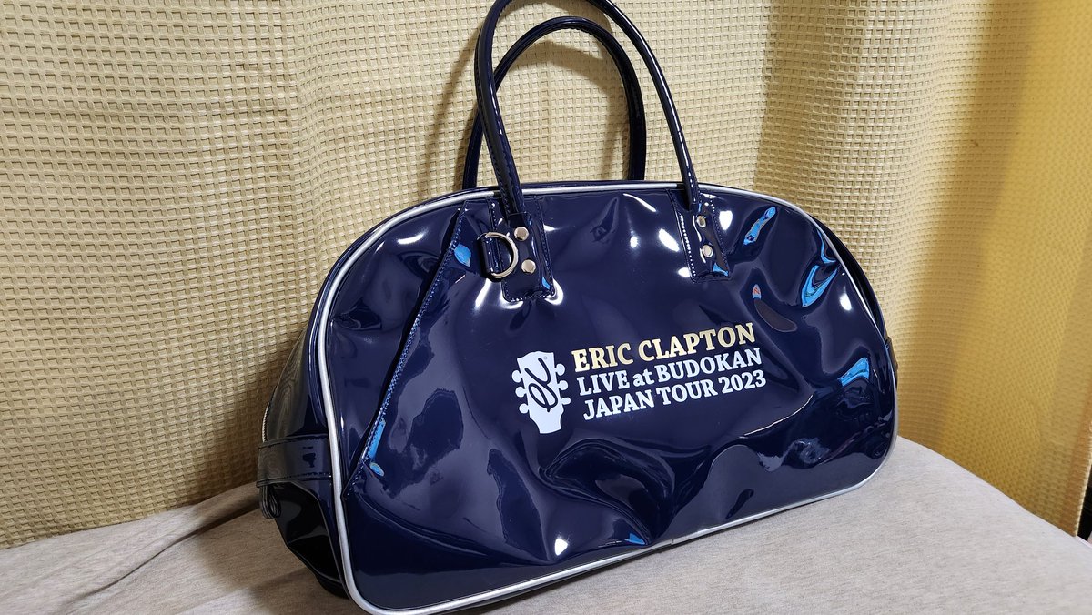 puft2022's tweet photo. #ErickClapton #武道館 2023
21日金曜の公演で通算100回目の武道館ライブとなるそうですが、78歳という年齢を感じさせないパワーと上質な演奏でした🥰前情報通りのセトリできっちり1h45minの公演🎵ブルーのバッグが素敵でジム用に買っちゃいました👜 https://t.co/MWC9cmIoSk