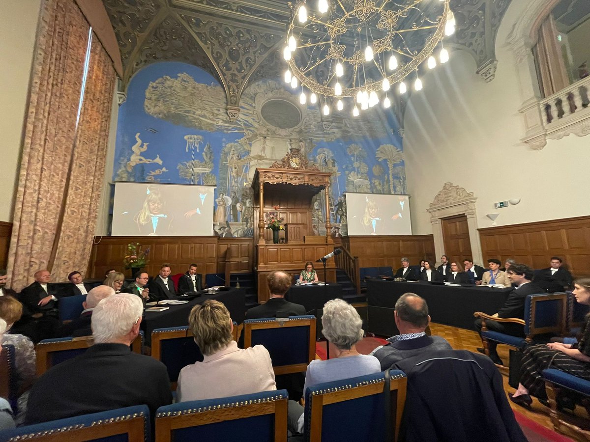 CityLaw_ISEL's tweet photo. 👏During City-Groningen Research Exchange on @GlobalGoalsUN @Sustain_City our PhD student @empandermaat presented her research on #EU climate law competences &amp; coherence.⬇️

We can't wait to welcome @Groningen_EULaw researchers at @CityLawSchool in June!

📷@jedodermatt https://t.co/SS1hjpBfrj
