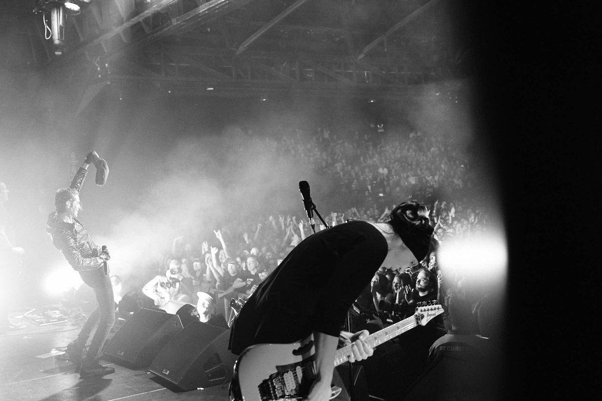 janesaddiction's tweet image. Night #1 done. Last night was electric - Thank you, Sydney! 🇦🇺

📸 : @maclayheriot