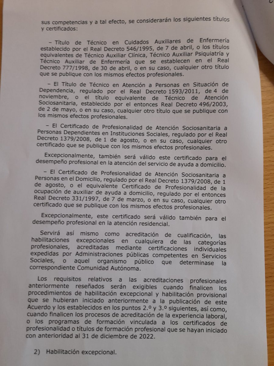 no_tdae's tweet photo. Por qué las verdades a medias no pueden darse sindicatos.... Que forma de devaluar nuestra profesión. Señores lo mismo es una persona que ha estudiado una Formación profesional de Grado Medio,realiza cursos de actualización de enfermedades, demencia, alzheimer.... https://t.co/bJkIxpSt4m