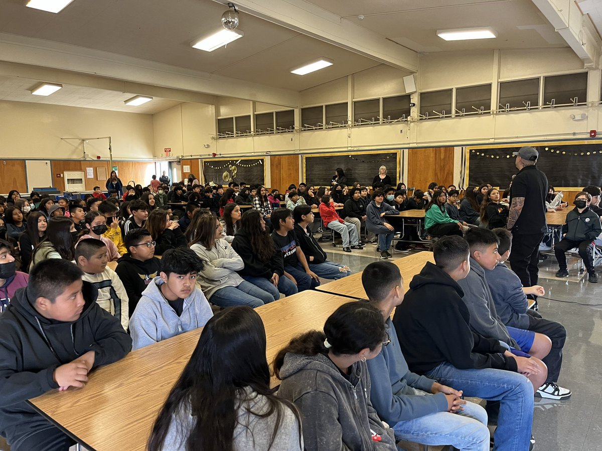 It was powerful having Raul R. Ramos speak to our students @rdvschool today✊🏽 The life of an 11 yr old gang member. From street gang life to US Navy Master Chief. Ese to Master Jefe.