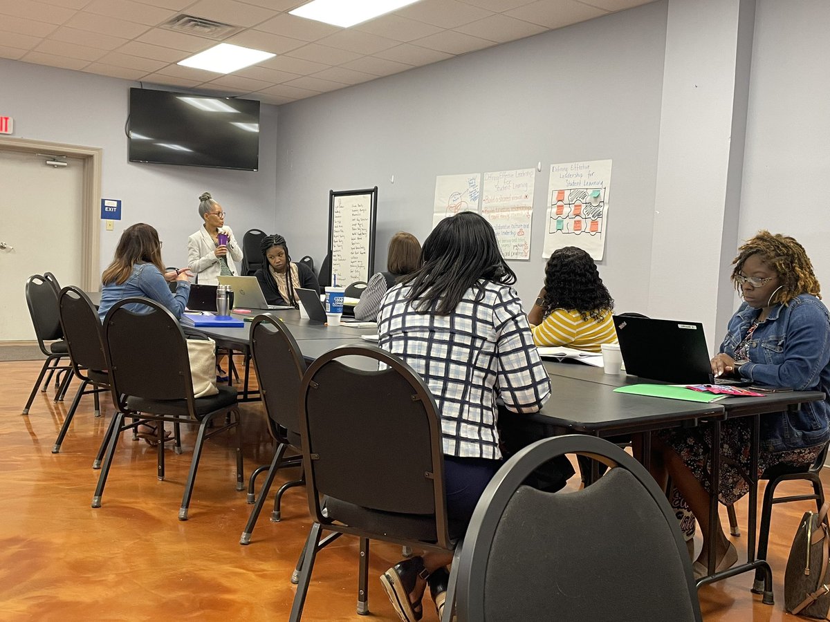 NislOsborne's tweet image. 8 Behaviors of Mutual Learning and defining effective leadership for student learning with our talented Baton Rouge, Louisiana #LearningtoLeading NISL cohort. My thanks to our generous and flexible hosts at @WBRSchools and Mr. Jackson at @PortAllenPels !