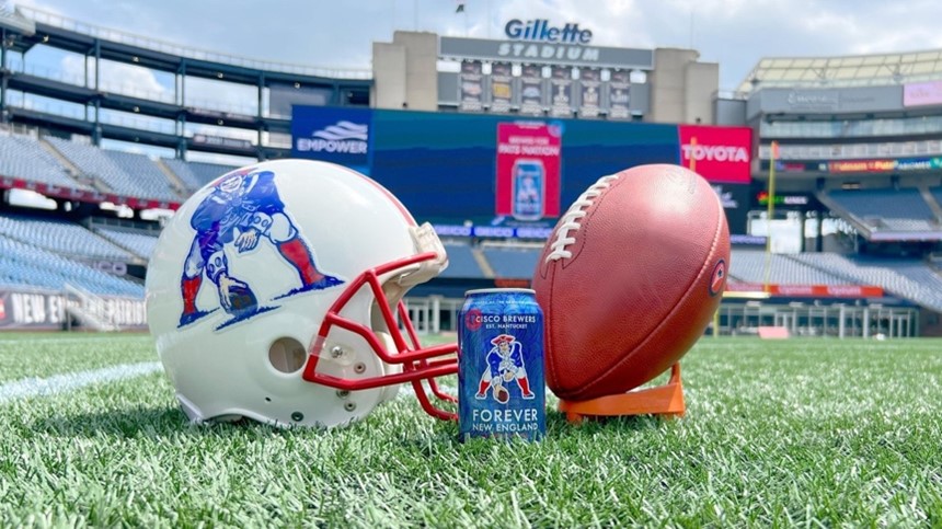 KRentchler's tweet photo. In collaboration with the @Patriots, our @CiscoBrewers team announced the launch of Forever New England Gameday IPA. Fans will be able to enjoy Forever New England on draft and on shelves across New England starting this August. Here’s to a #FutureWithMoreCheers https://t.co/lIwfMQS51r