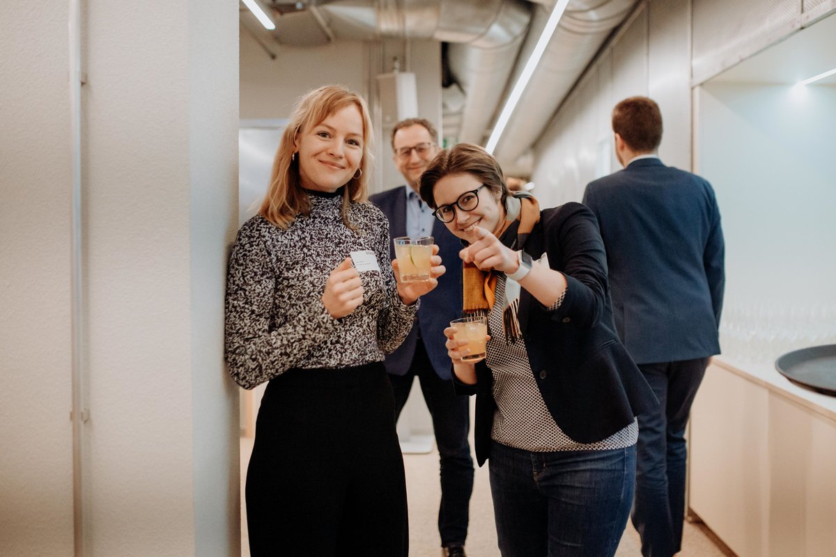 DigitaltagDE's tweet photo. ✨Wir freuen uns, jetzt wieder öfter vor Ort bei Events zu sein und uns persönlich mit euch über #digitaleTeilhabe auszutauschen! Wir waren z. B. beim #SID23 von @Bitkom & @BMUV, beim #D21Talk @initiatived21 und bei der #100xDigital #CommunityConvention @D_S_E_E. https://t.co/KweNJtzfPr