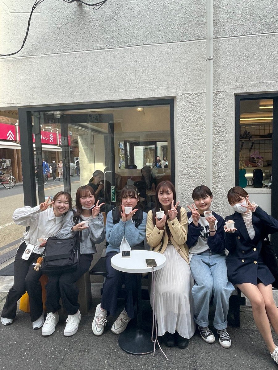 Chuyans_keiouni's tweet photo. 4月19日(水) 新歓練習
今日も全体で40人近くが新丸子河川敷に集まり、活気のある練習となった。
徐々に1年生同士も仲良くなり、緊張が解けてきたように感じる。既に入サーを決めてくれた選手も多く、感謝しかない。
上手い選手も多く、出場機会がなくなるのではと不安に思う気持ちもある､､､(田中) https://t.co/EibXtWWg0a