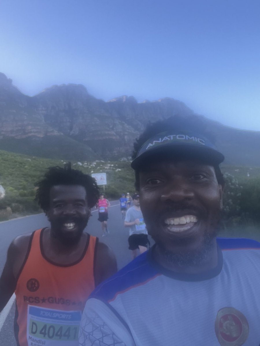 BarryMaluleke's tweet photo. A brief run at two oceans marathon (chappies)with one of my favourite jazz artists… what a gentleman. Very humble futhi futhi https://t.co/715jAn33Vn