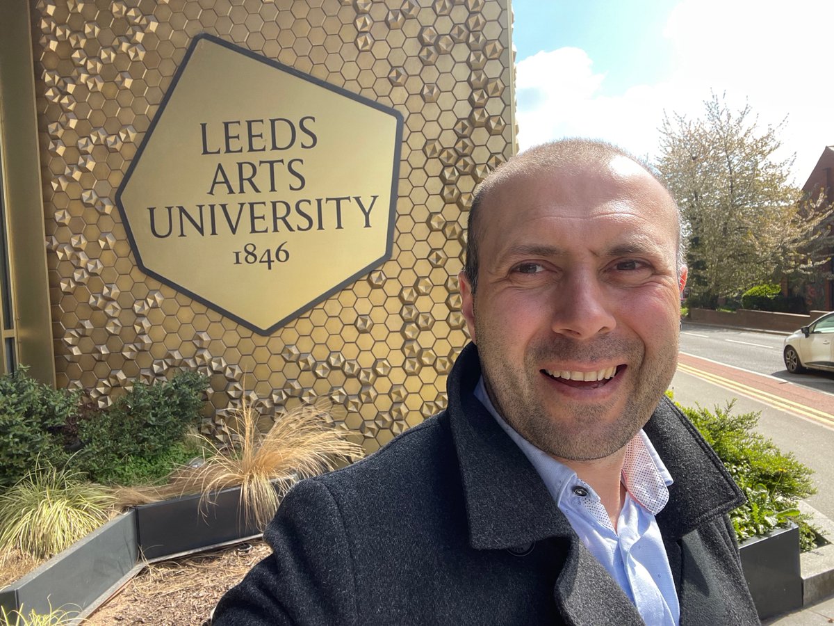 BigThursday_UK's tweet photo. Our @AshtianiRon hit the road to give a talk to the next-generation of creative talent at Leeds Art University 👨‍🏫
🎮 🎬 🎥 #talkingtrailers #makingtrailers #gamesindustry #gamedev #gametrailers https://t.co/B6GgQgQRAY