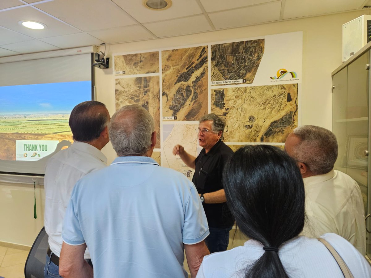 EL Ministro de Agricultura de Panamá,  Augusto Valderrama, y su delegación estuvieron hoy en el desierto del Arava donde fueron recibidos por científicos israelíes especialistas en manejo de agua en zonas de estrés hídrico, entre ellos Los profesores Ilon Adar el Dr. Ilon Gadiel