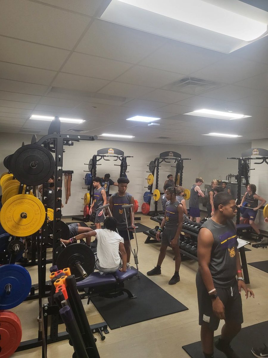 RTMSBOYSSPORTS's tweet photo. We are working over here on 1909 Waters Lakes.  Everyone  else playing basketball in athletics.....
Highschool Mindset starts now.... https://t.co/wQqT6ceW8W