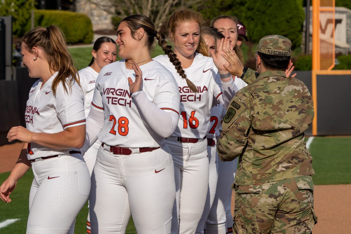 HokiesSoftball's tweet photo. 𝐇𝐨𝐬𝐭𝐢𝐧𝐠 #𝟓 𝐅𝐥𝐨𝐫𝐢𝐝𝐚 𝐒𝐭𝐚𝐭𝐞 𝐭𝐡𝐢𝐬 𝐰𝐞𝐞𝐤. 𝐏𝐚𝐜𝐤 𝐓𝐒𝐏.

Thursday at 7 p.m. | Scrunchie giveaway
Friday at 6 p.m. | Orange out
Saturday at 2 p.m. | T-shirt giveaway

Stay tuned for more giveaway info 👀 https://t.co/pz2IzclfRk