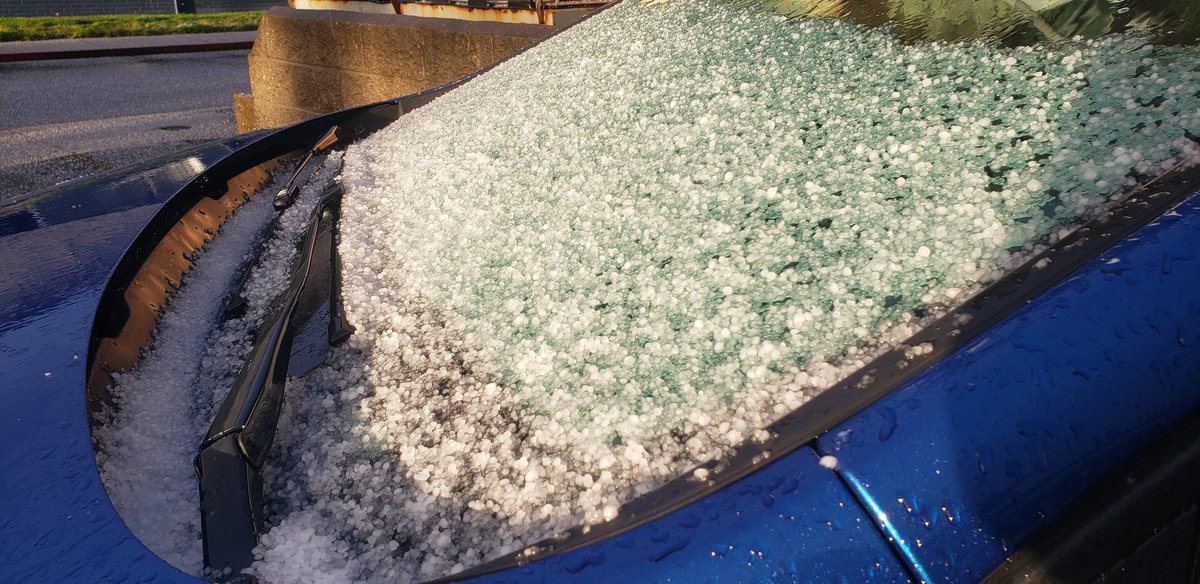 KGWphotog's tweet image. What the hail? Kinda chilly in Seaside. @KGWNews #hailstorm #Oregon