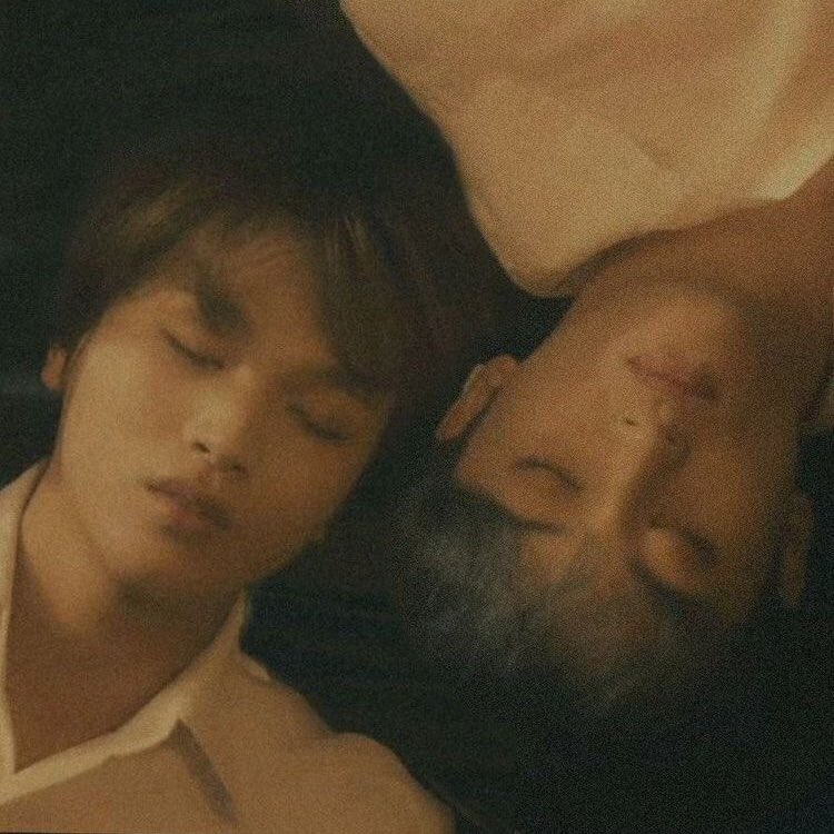 mahaejayajaya's tweet photo. Harry yang berusaha moveon bertahun tahun dengan sang mantan karena ditinggal nikah tapi takdir mempertemukan mereka kembali
tw // mention of death 

—— markhyuck au
written by mahaejayajaya https://t.co/qn9drIPP2C
