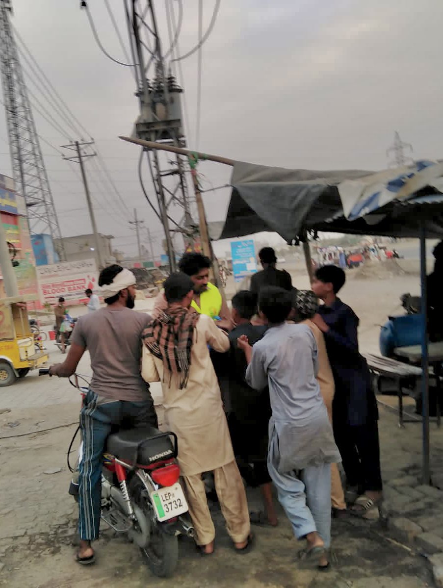 _Alms360's tweet photo. Iftar Distribution in Muridke by Lahore Chapter.
This Ramzan give your Zakat to ALMS360 Foundation.
#alms360 #helpinghands #helpothers #help #charity #pakistan #donation #ramzan #donate #ramzanmubarak #ramzan2023 #eidmubarik #eid2023 #eid #children #eidmubarak https://t.co/Izx5JqHjeC