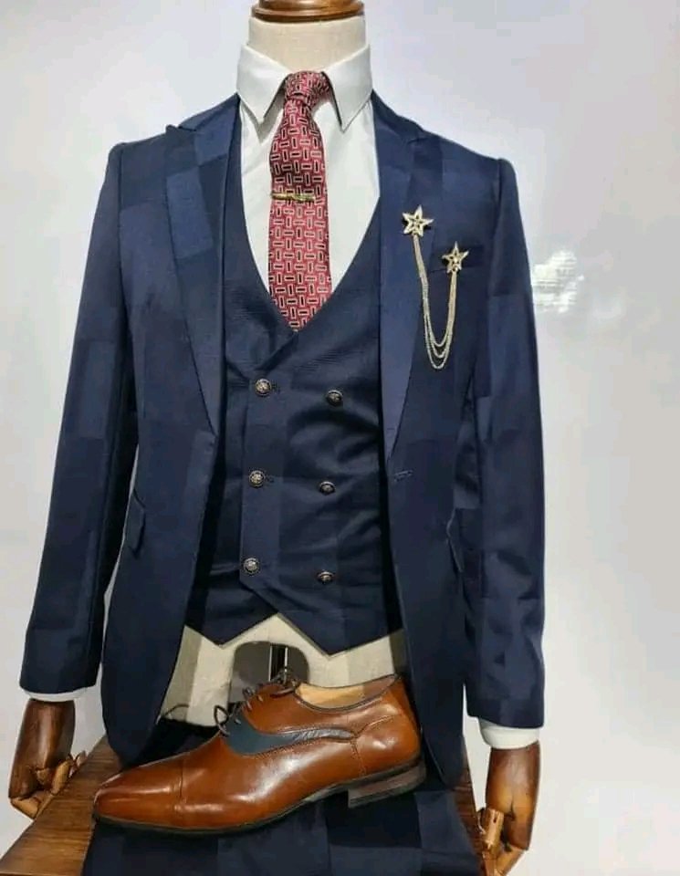 Kgaugelo_SA's tweet photo. Men's 3 Piece Available 
R1300 Free delivery included 
WhatsApp or call 0606201518 to place your order https://t.co/SxW5ckC406