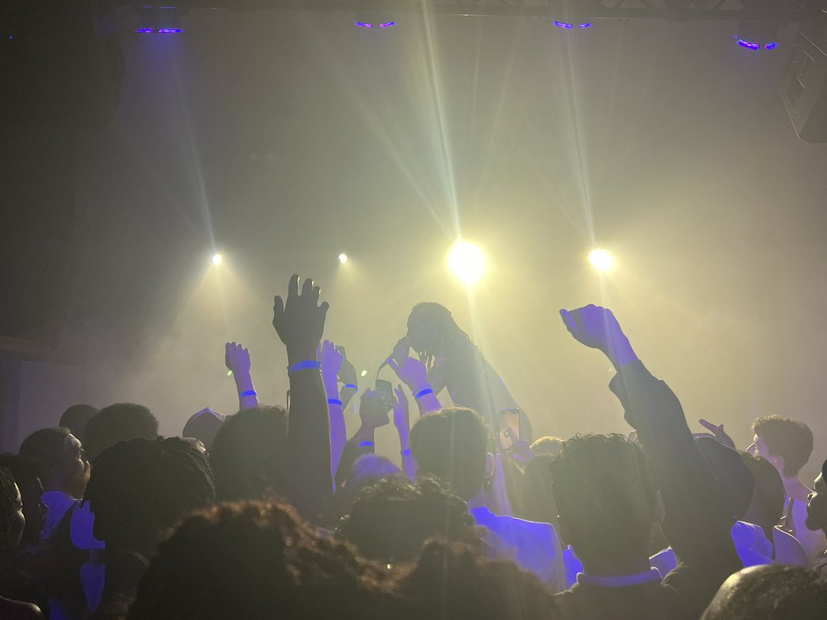 MitchD710's tweet photo. @mavi4mayor killed it in ATL 💛🖤 https://t.co/87VfQnPfbe