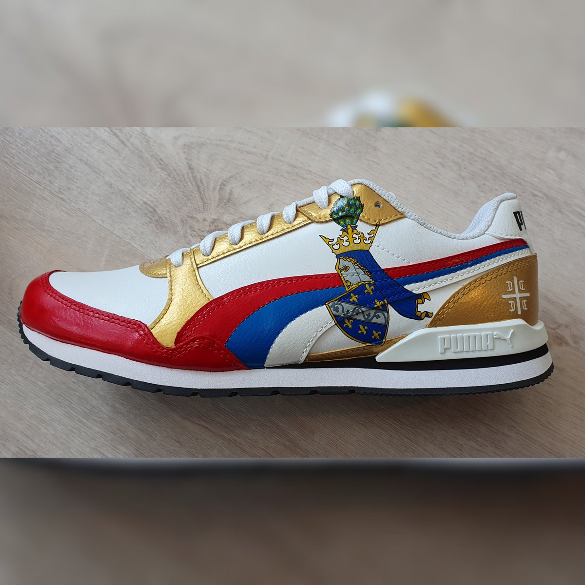 CustomisyB's tweet photo. #Puma , ST Runner v3 L - #Serbian #Heritage
#serbia #Srbija #srb #nemanjici #kotromanic #dynasty #kingdom #empire #middleages #balkan #heritage #heritages #history #prince #king #customsneakers #customisyb #angeluspaint #switzerland #sneakers #customshoes #eagles #eagle #symbol https://t.co/JerkNGJUEq