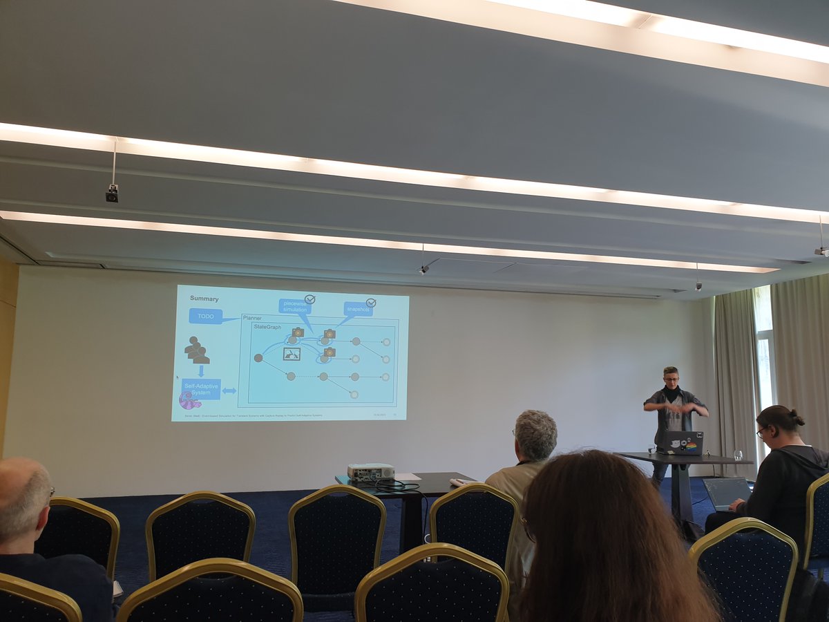 klinakuf's tweet photo. Sarah from SQA giving a very nice talk on capture-replay simulations for transient analysis of self-adaptive systems @snowballUniS https://t.co/dske0cqJsC