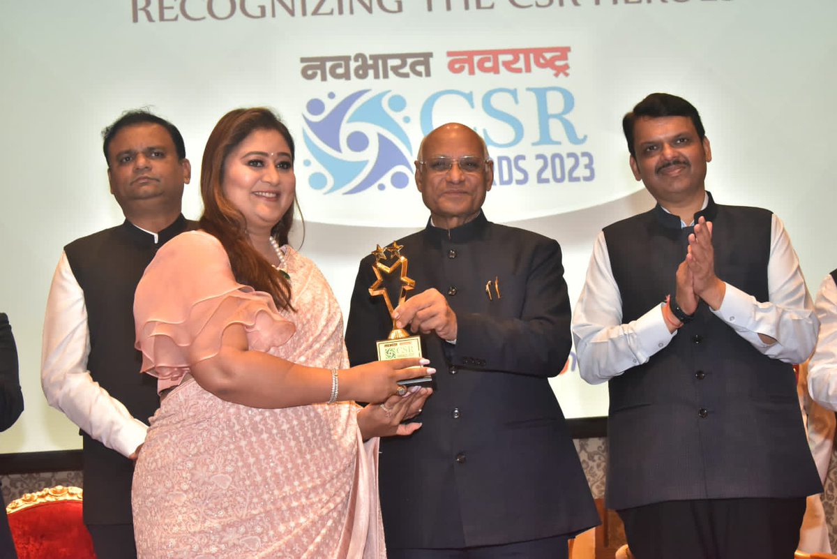sseemasinghh's tweet photo. Delighted to have been received CSR Award from the hands of Hon’ble @maha_governor  Shri. @RameshBais4 ji  & in presence of Deputy Chief Minister of Maharashtra Shri. @Dev_Fadnavis ji  & Hon’ble Speaker of House Shri. Rahul Narvekar ji for my work towards Cervical Cancer Free India.