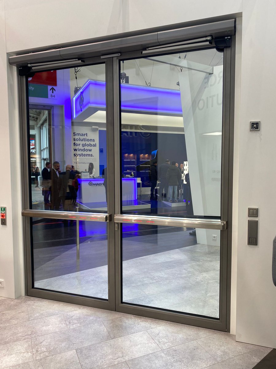 procomsaoficial's tweet photo. 📢Los compañeros Danel Mencia y Joseba Billalabeitia han estado en @BAU_Muenchen.

📍En el #TradeFairCenter @Messemuenchen, ubicado en el pabellón C4, stand 339, está #GU presentando su amplia gama de #soluciones para todo tipo de #proyectos.

🔵Gracias a la organización y a #GU. https://t.co/1jLRI9qI9K