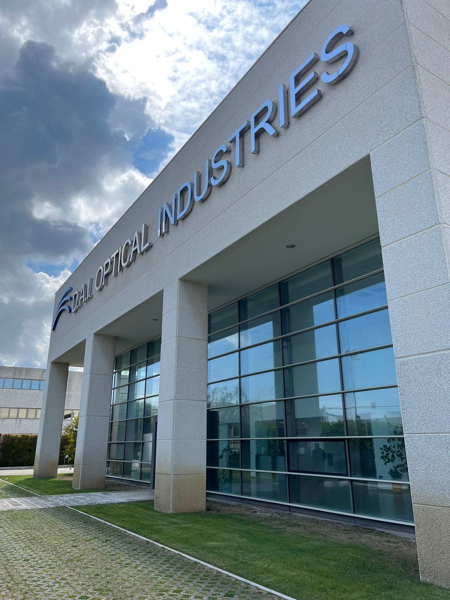 Miriana_co's tweet photo. I nostri alunni del corso ottico in visita alla DAI Optical Industries di Molfetta, azienda leader nel settore ottico in Italia @LisideTaranto @DaiOptical1 https://t.co/wjU61MoysX