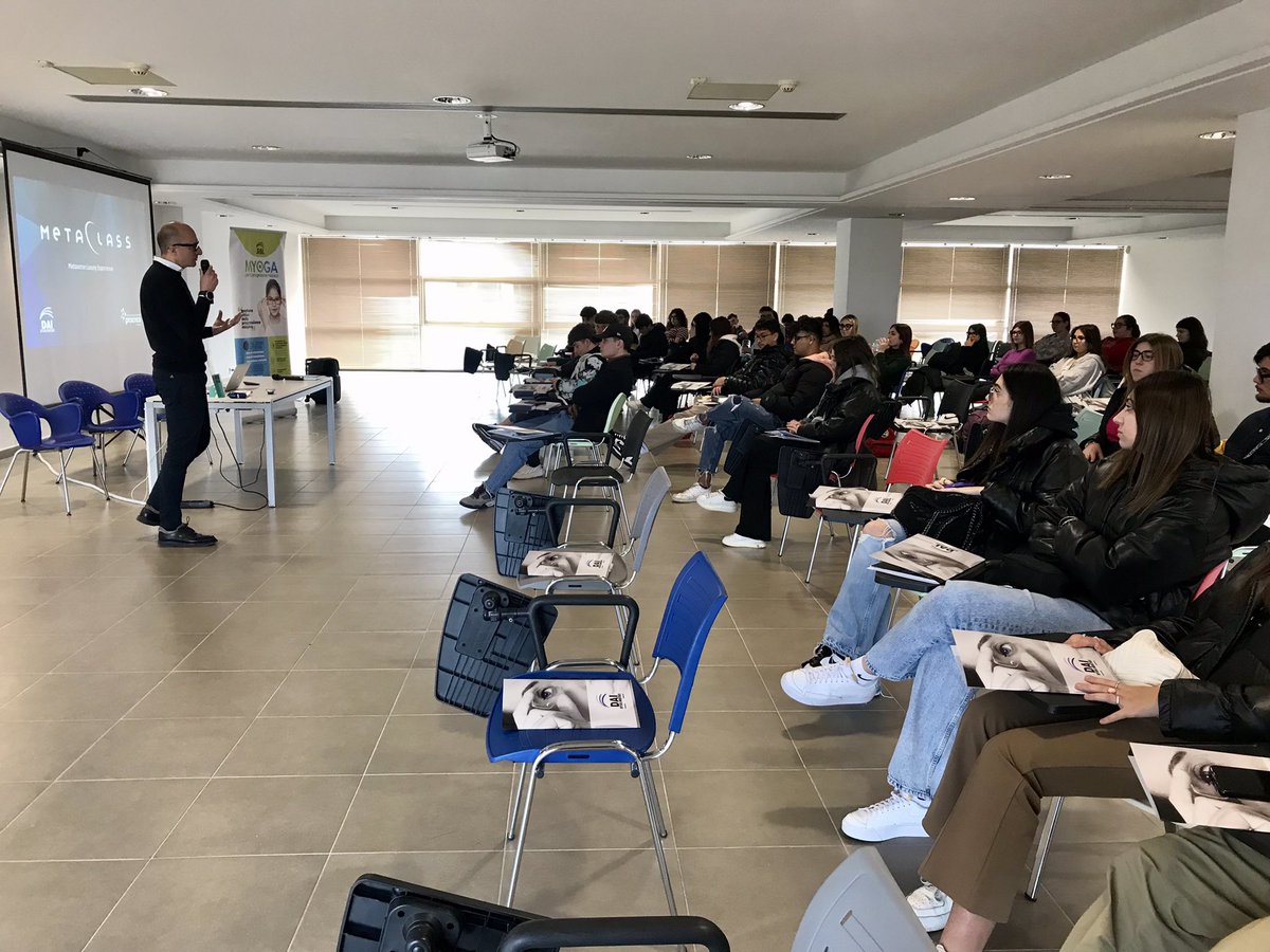 Miriana_co's tweet photo. I nostri alunni del corso ottico in visita alla DAI Optical Industries di Molfetta, azienda leader nel settore ottico in Italia @LisideTaranto @DaiOptical1 https://t.co/wjU61MoysX