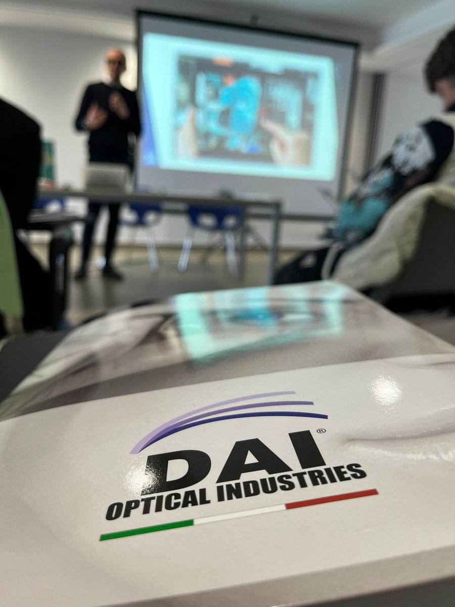 Miriana_co's tweet photo. I nostri alunni del corso ottico in visita alla DAI Optical Industries di Molfetta, azienda leader nel settore ottico in Italia @LisideTaranto @DaiOptical1 https://t.co/wjU61MoysX